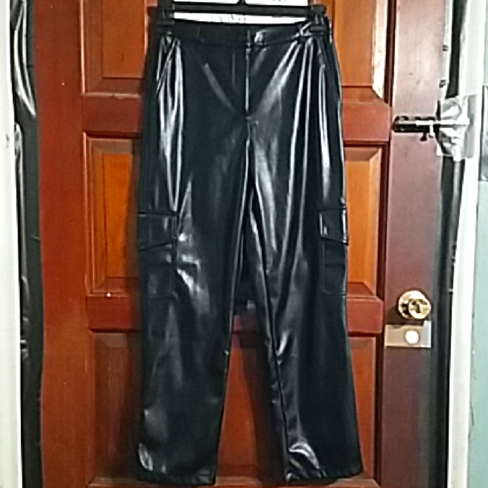 Bailey/44 , Black Faux Leather Cargo Pants, Size:4 , NWOT